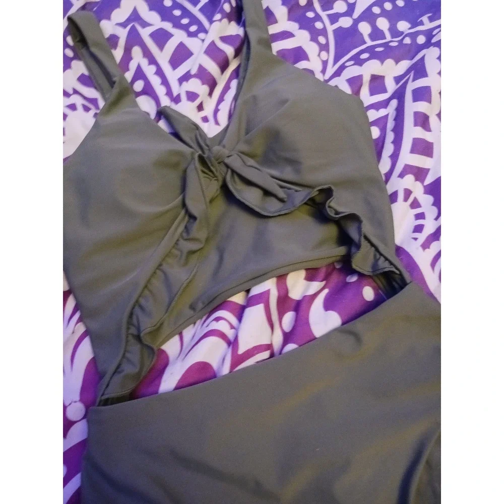 NEW Sexy Green Ruffle Detail Cutout Center Monokini One‎ Piece Swimsuit, Small
